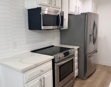 1515 S Beverly Drive - Photo Thumbnail 5