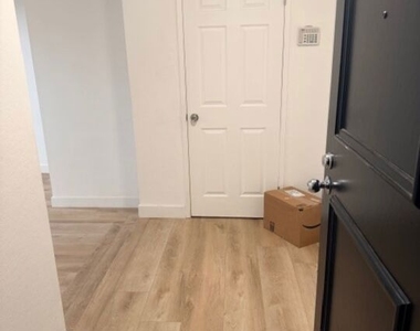 1515 S Beverly Drive - Photo Thumbnail 9