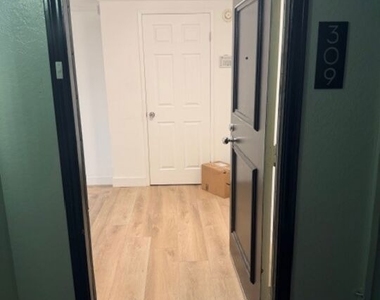 1515 S Beverly Drive - Photo Thumbnail 7