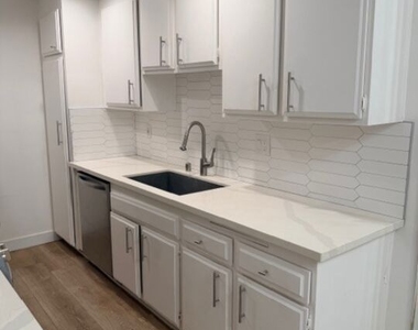 1515 S Beverly Drive - Photo Thumbnail 8
