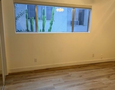 1515 S Beverly Drive - Photo Thumbnail 11