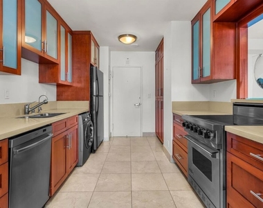 865 Comstock Avenue - Photo Thumbnail 15
