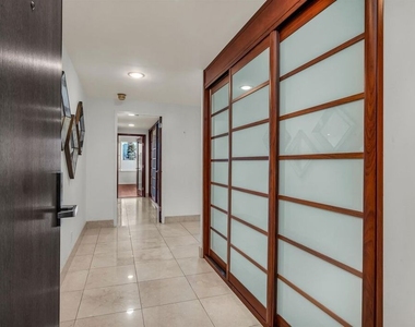 865 Comstock Avenue - Photo Thumbnail 5