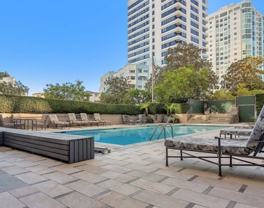 865 Comstock Avenue - Photo Thumbnail 24