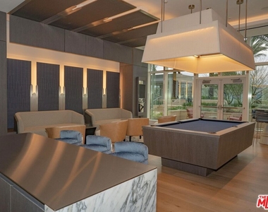 877 Francisco Street - Photo Thumbnail 12
