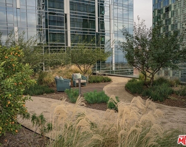 877 Francisco Street - Photo Thumbnail 13