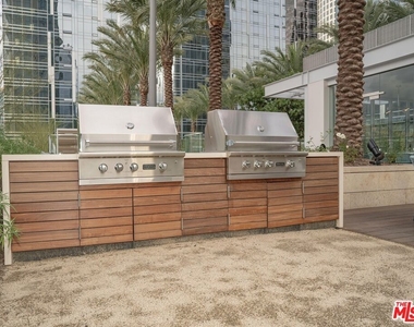 877 Francisco Street - Photo Thumbnail 11
