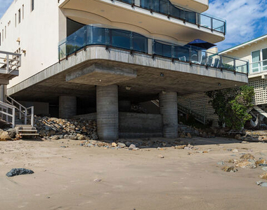 24230 Malibu Road - Photo Thumbnail 4