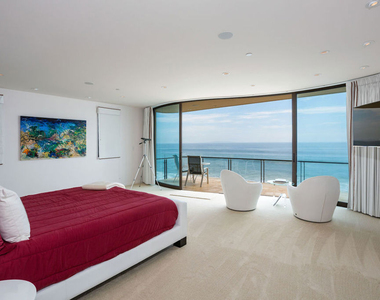 24230 Malibu Road - Photo Thumbnail 15