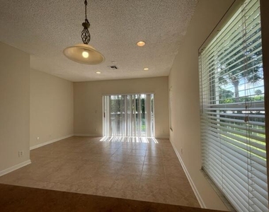 5219 Palmbrooke Circle - Photo Thumbnail 15