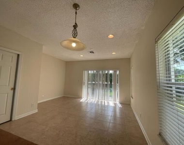 5219 Palmbrooke Circle - Photo Thumbnail 16