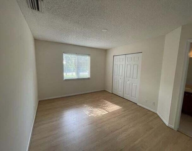 5219 Palmbrooke Circle - Photo Thumbnail 24