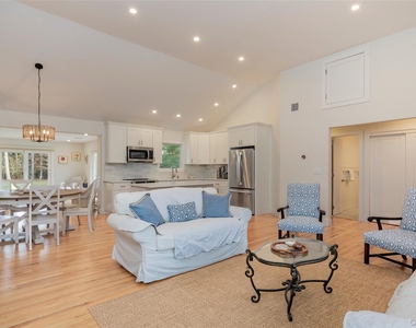 64 Aspatuck Road - Photo Thumbnail 2