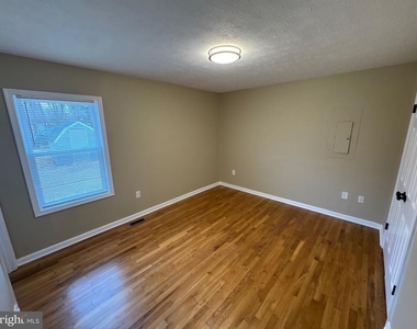 127 Longstreet Ave - Photo Thumbnail 10