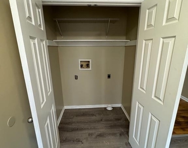 125 Longstreet Avenue - Photo Thumbnail 3