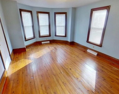 127 Hanover Street - Photo Thumbnail 3