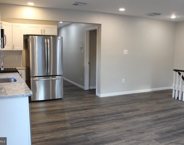 34 Delsea Dr S - Photo Thumbnail 6