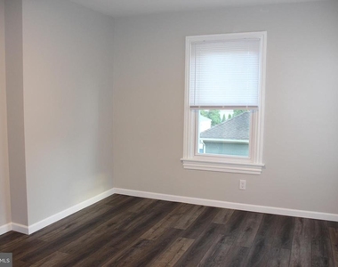 34 Delsea Dr S - Photo Thumbnail 9