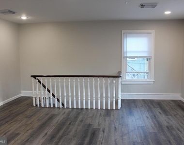 34 Delsea Dr S - Photo Thumbnail 7