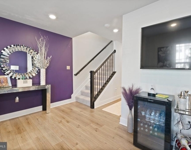 6960 Farragut Drive - Photo Thumbnail 2