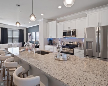 6960 Farragut Drive - Photo Thumbnail 12