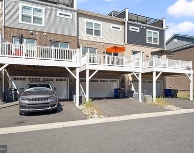 6960 Farragut Drive - Photo Thumbnail 24