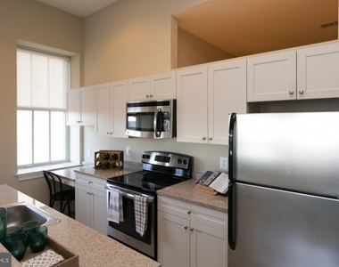 301 N Charles Street - Photo Thumbnail 35