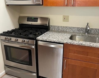 1727 Massachusetts Avenue Nw - Photo Thumbnail 6