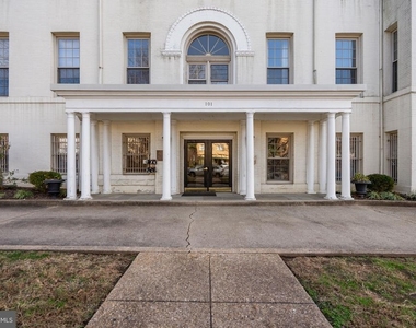 101 N North Carolina Avenue Se - Photo Thumbnail 1