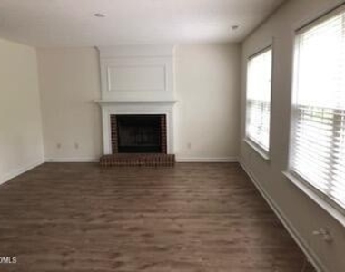 124 Fairford Drive - Photo Thumbnail 1