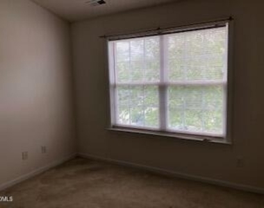 124 Fairford Drive - Photo Thumbnail 9