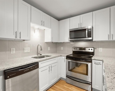 1013 W 23rd St - Photo Thumbnail 4