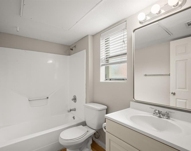 1013 W 23rd St - Photo Thumbnail 7