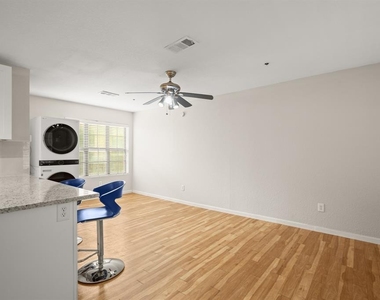 1013 W 23rd St - Photo Thumbnail 3