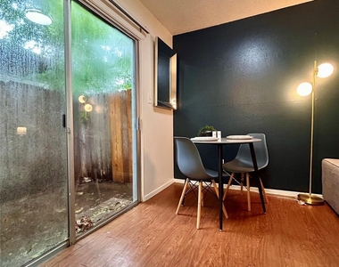 4209 Avenue B - Photo Thumbnail 5