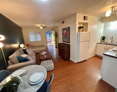 4209 Avenue B - Photo Thumbnail 2