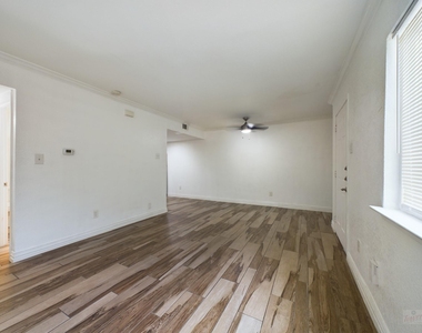 2124 Burton Dr - Photo Thumbnail 2