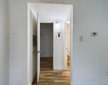2124 Burton Dr - Photo Thumbnail 10