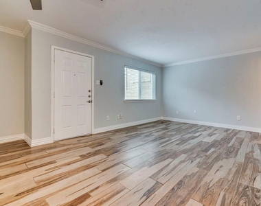 2124 Burton Dr - Photo Thumbnail 7