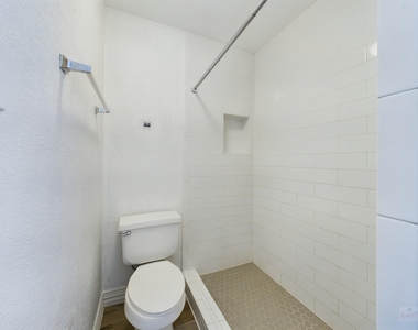 2124 Burton Dr - Photo Thumbnail 12