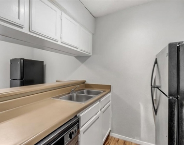 3115 Helms St - Photo Thumbnail 8