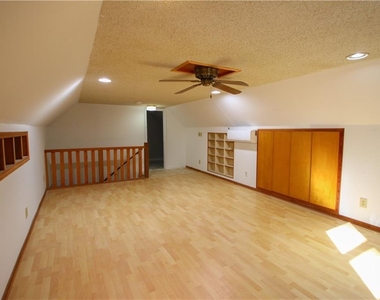 105 Homeport Drive - Photo Thumbnail 2