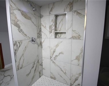 105 Homeport Drive - Photo Thumbnail 10