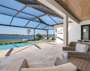 13974 Blue Bay Circle - Photo Thumbnail 9