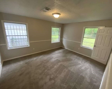 5322 Dewberry Street - Photo Thumbnail 4