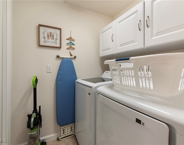 1526 Vintage Lane - Photo Thumbnail 24