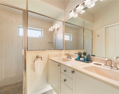 1526 Vintage Lane - Photo Thumbnail 18