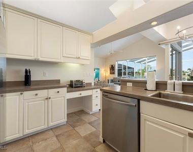1526 Vintage Lane - Photo Thumbnail 11