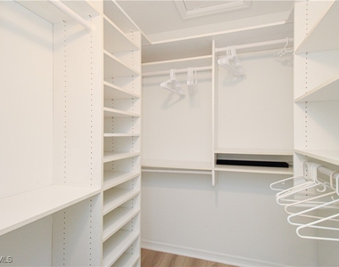 5645 Whisperwood Boulevard - Photo Thumbnail 37