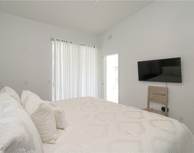 5645 Whisperwood Boulevard - Photo Thumbnail 36